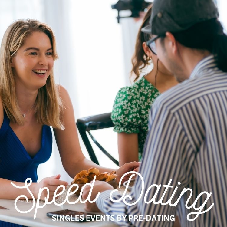Tampa attendees of Speed Dating in Florida enjoying the event!
